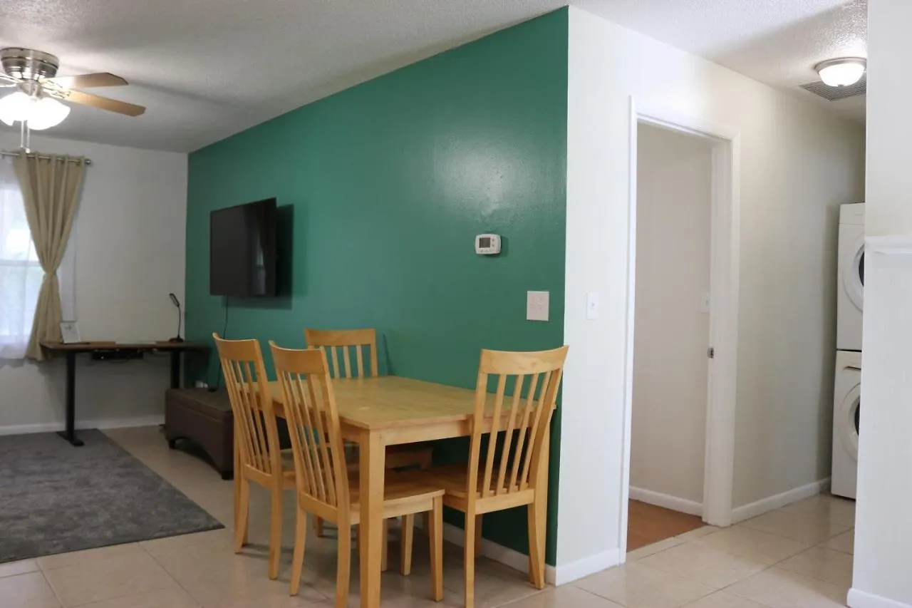 Hidden Emerald-Apartment With Kitchen And Laundry Lakeland 0*,  United States